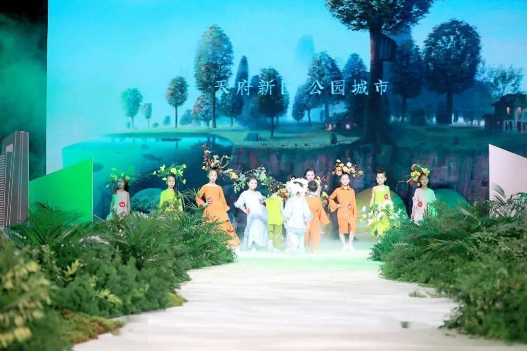 永善:单轨运输车助力脐橙出果园